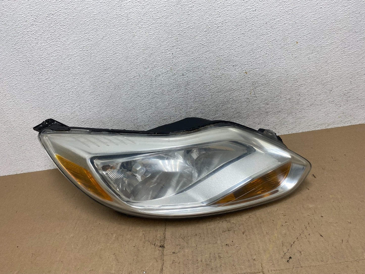2012 2013 2014 Ford Focus Right Passenger Rh Side Headlight AE6897 DW0