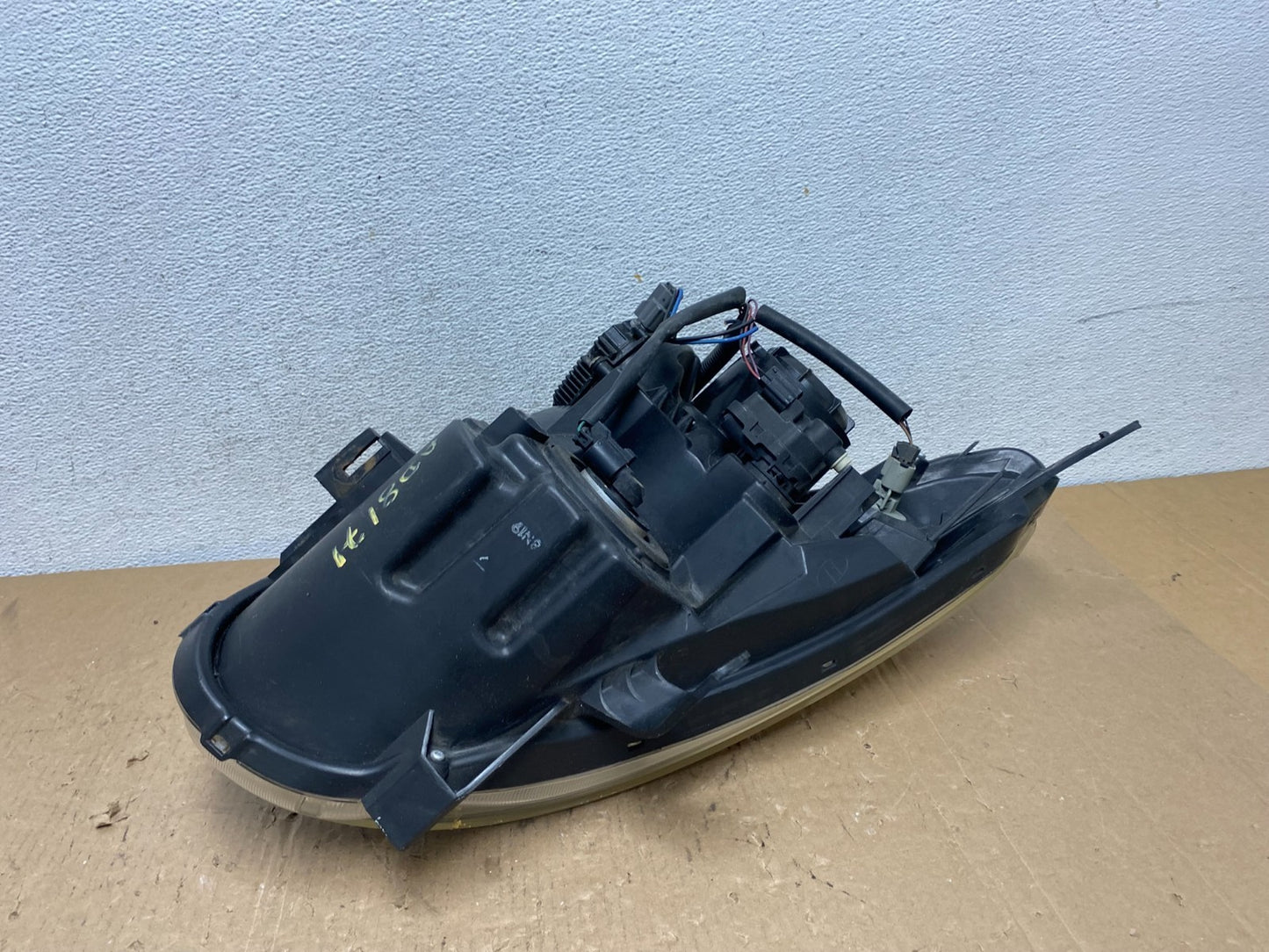 2008 to 2013 Nissan Rogue HID Xenon Headlight Left Driver Lh Side AD8171 DW4
