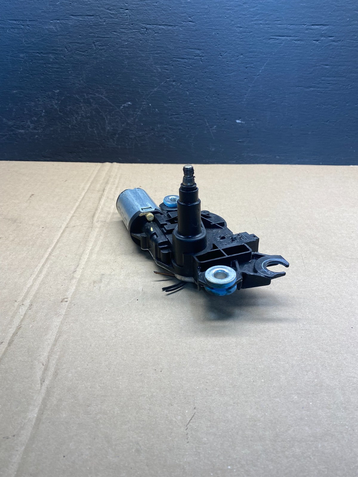 2008-2016 Volvo V70 XC60 XC70 Tailgate Back Door Rear Wiper Motor Wiper AC09533