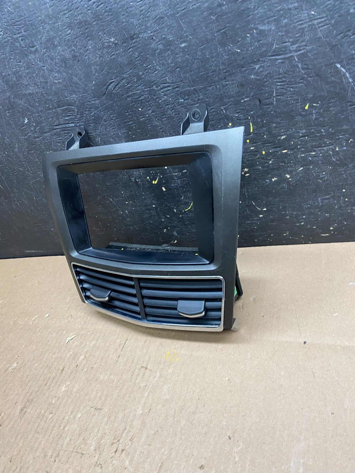 2013 - 2017 Lincoln Mkt Center Dash Gps Radio Bezel Panel Air Vent OEM T4613 DG1