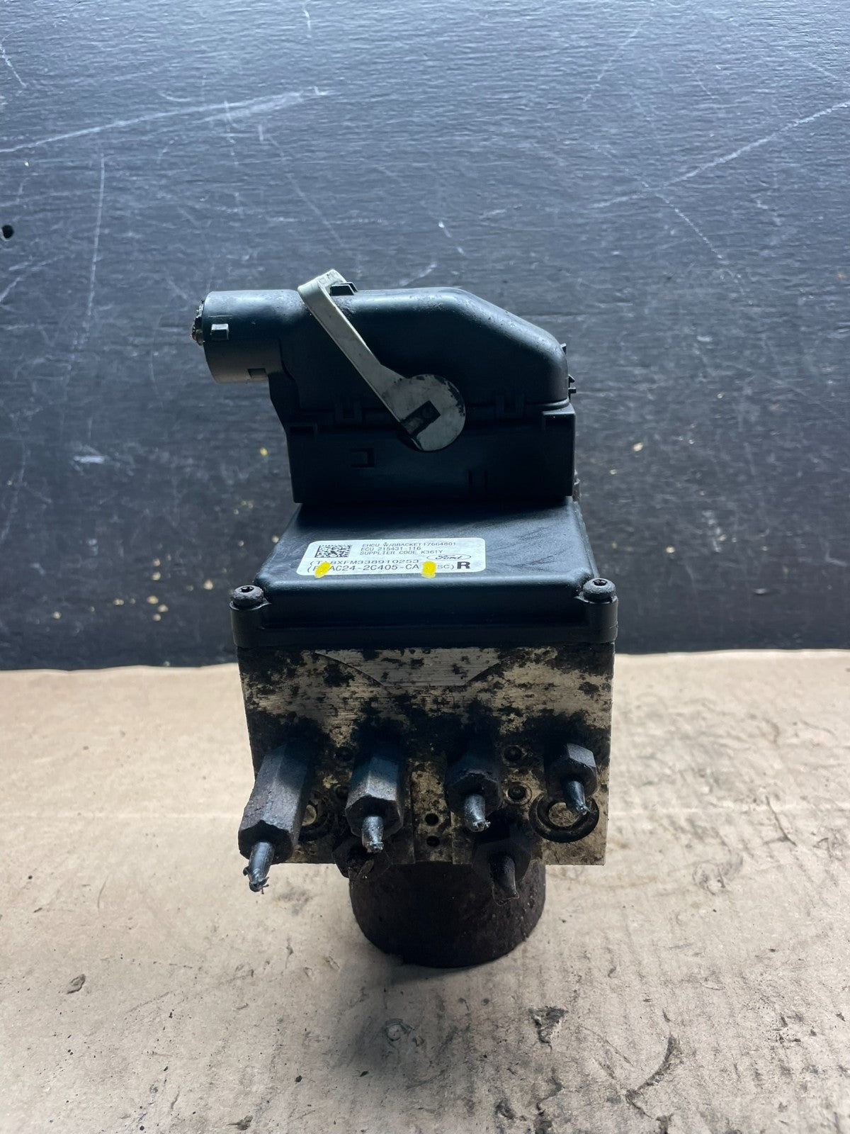 2011-2014 Ford E-150 E150 E250 E350 ABS Anti-Lock Brake Pump Module S8425 DG2