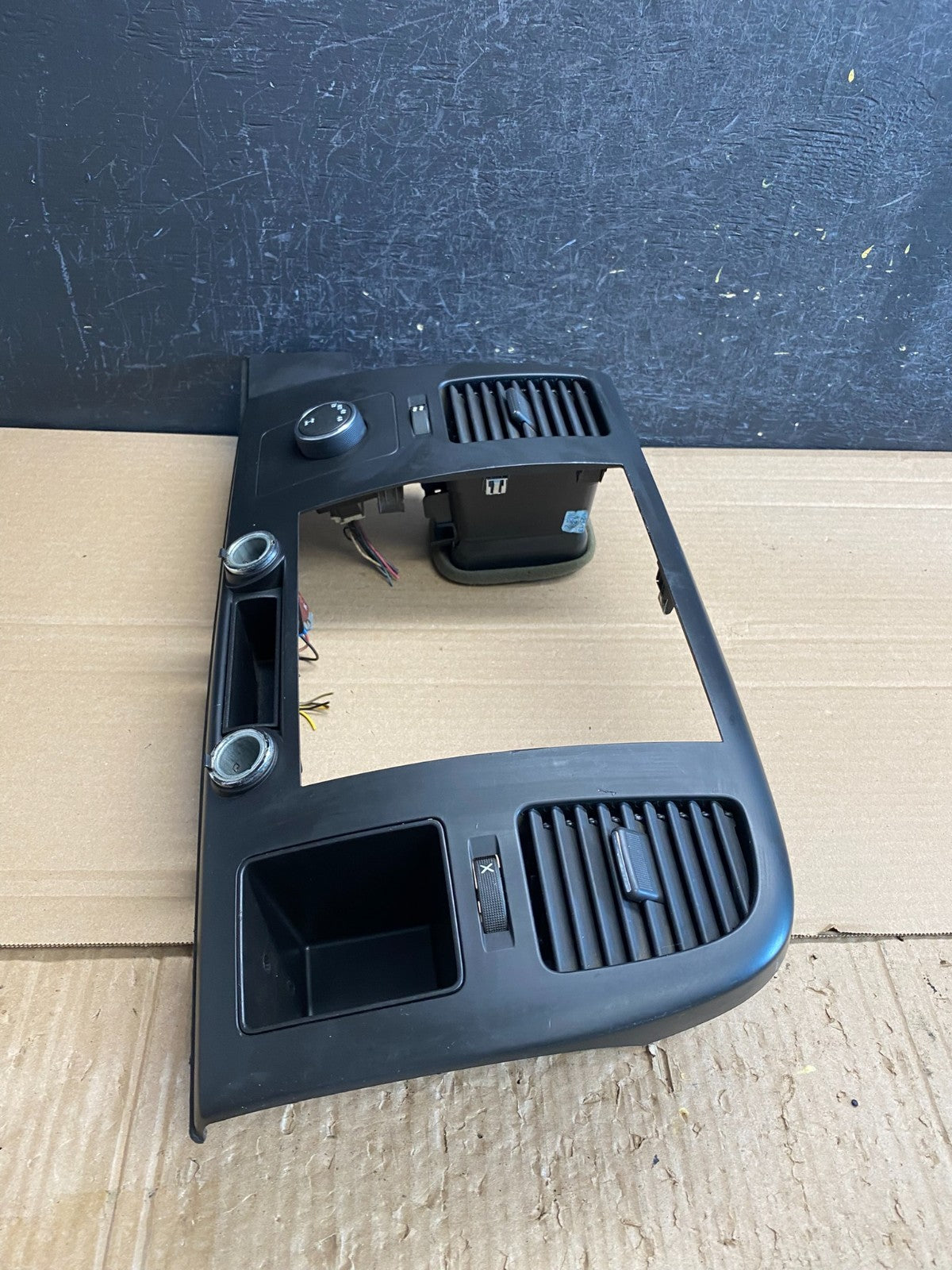 2007 to 2014 Silverado Sierra Center Console Radio Bezel Air Vents AF9996 DG1