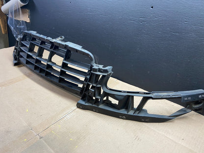 2009 2010 2011 Audi A6 Front Bumper Grille Bracket Retainer C9515 DG12