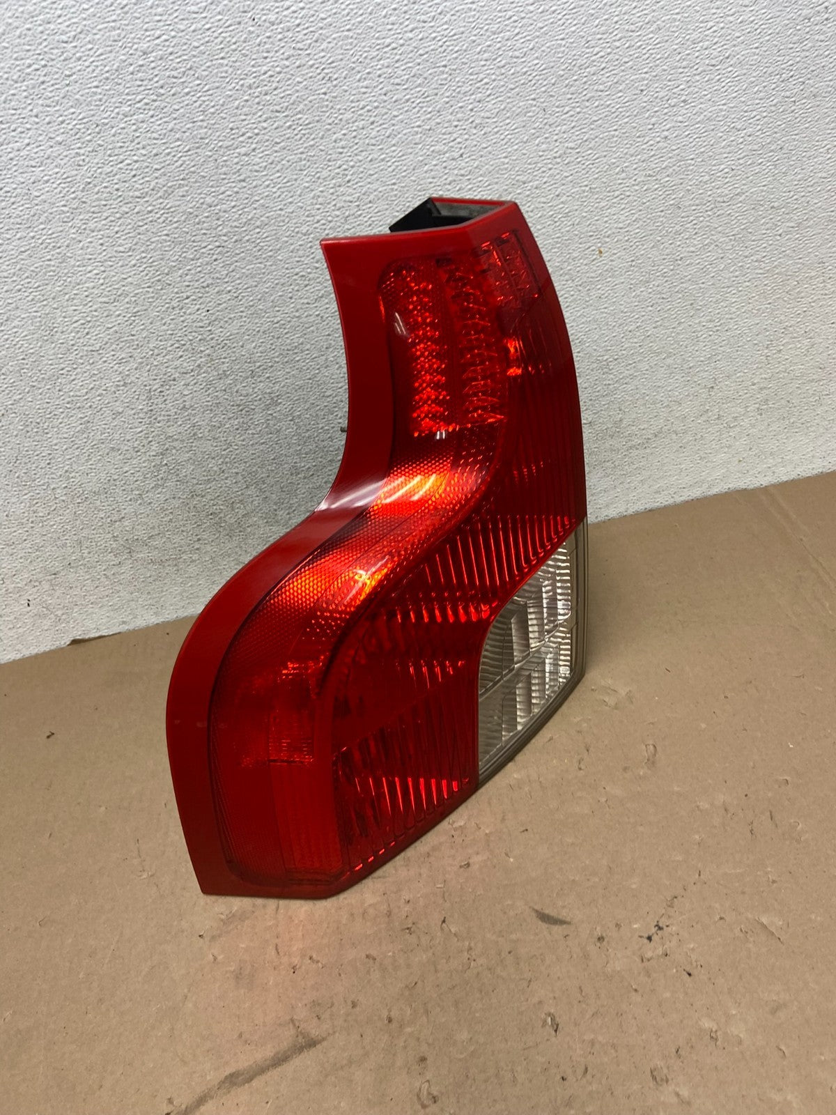 2007 to 2012 Volvo XC90 Left Driver Lh Side Lower Tail Light AG40812