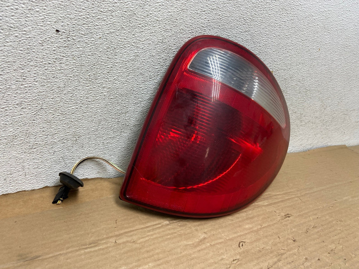 2004 - 2007 Dodge Grand Caravan Right Passenger Side Tail Light AG8341 LK1