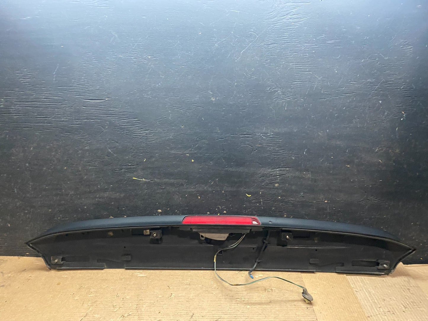 1999 to 2004 Honda Odyssey Rear Trunk Spoiler Gate Oem V7153 DG7