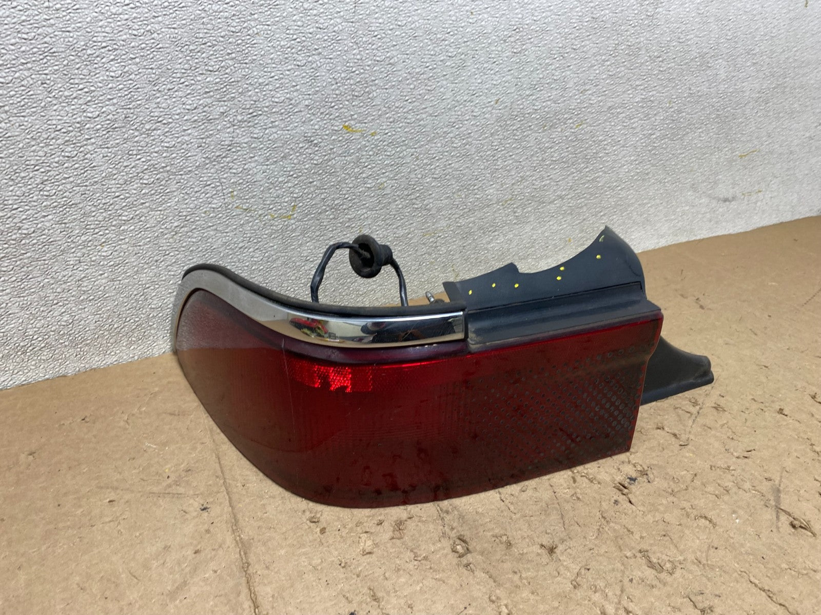 1995 to 1997 Mercury Grand Marquis Left Driver LH Side Tail Light X2552 DW0
