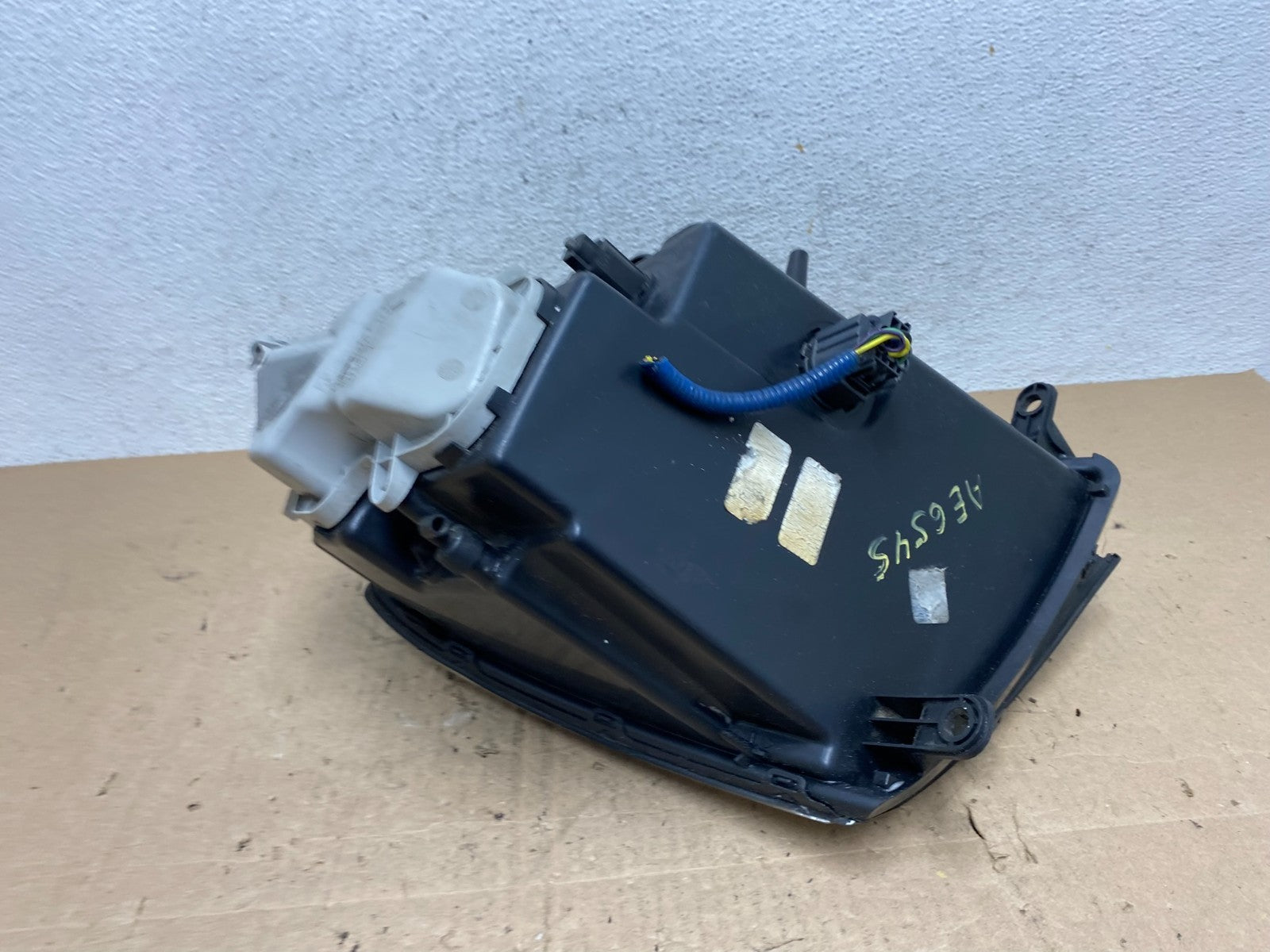 2005 to 2011 Cadillac STS Left Driver LH Side Xenon Headlight AE6545 DW8