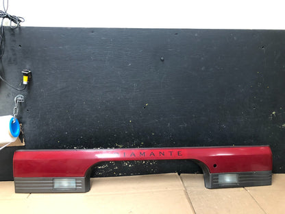 1993 to 1995 Mitsubishi Diamante Wagon Center Tail Light Lamp Liftgate 4758H0