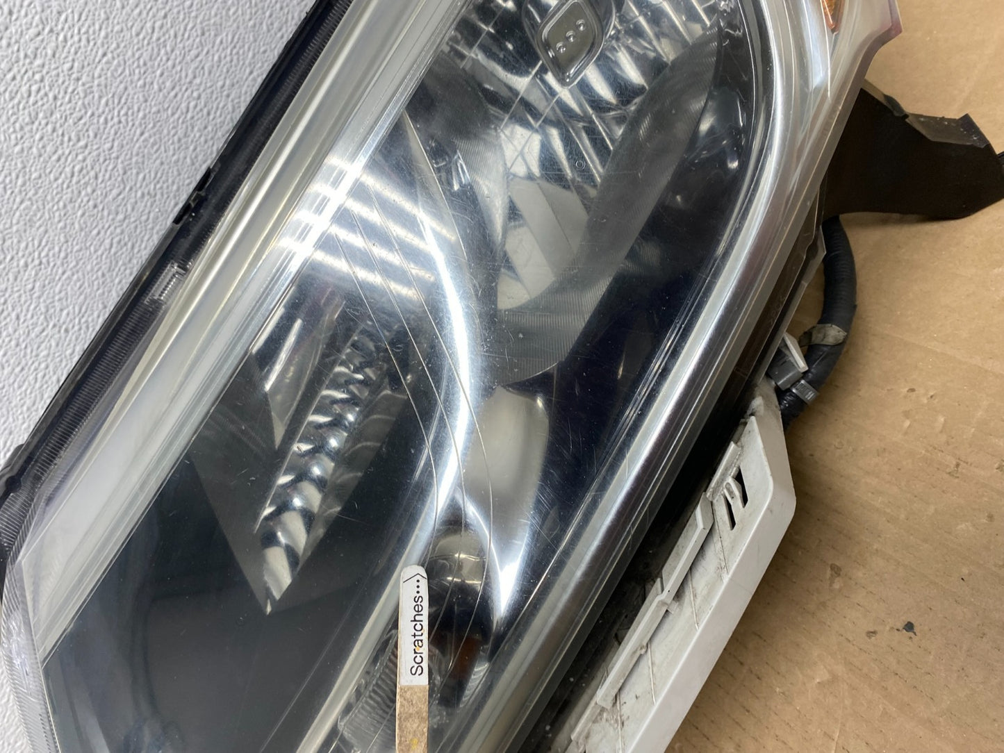 2013 to 2016 Nissan Pathfinder Left Driver LH Side Headlight Halogen OEM AB80983