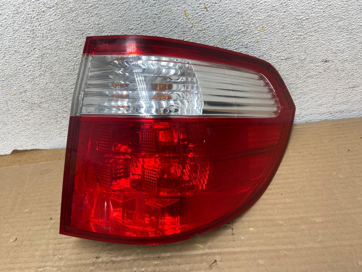 2005 2006 2007 Honda Odyssey Right Passenger RH Side Tail Light AH0633 LK0