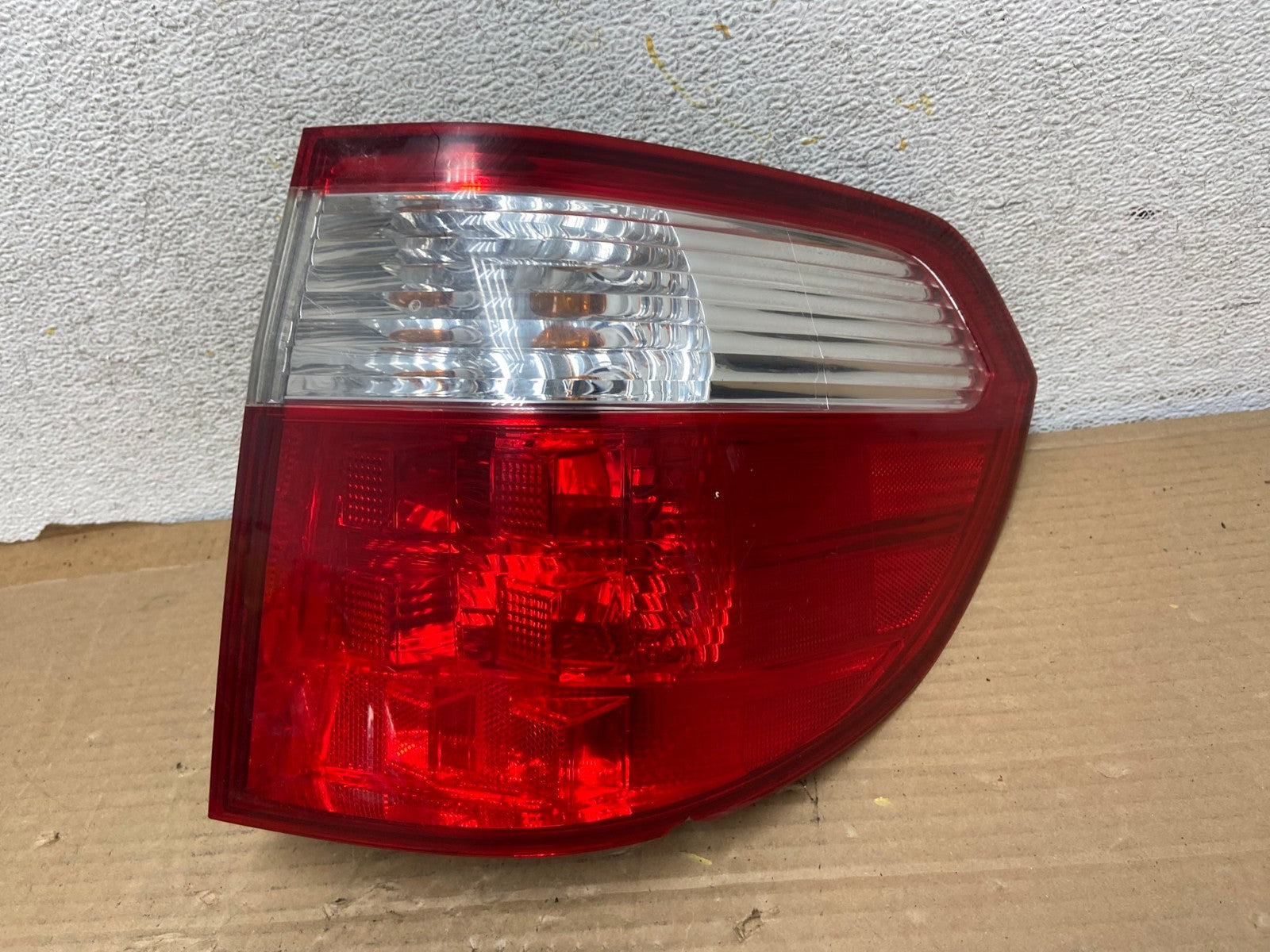 2005 2006 2007 Honda Odyssey Right Passenger RH Side Tail Light AH0633 LK0