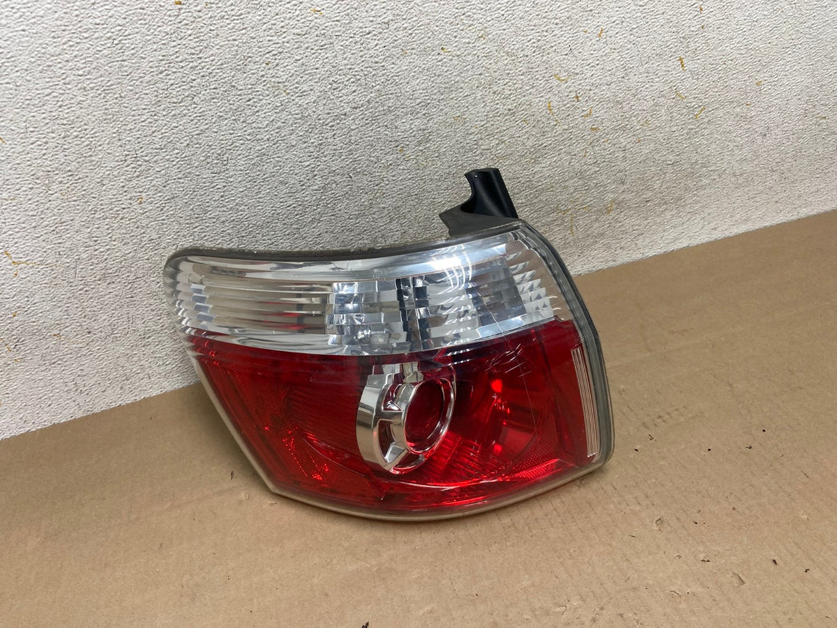 2007 to 2012 GMC Acadia Tail Light Left Side Driver Lh AI1424 LK0