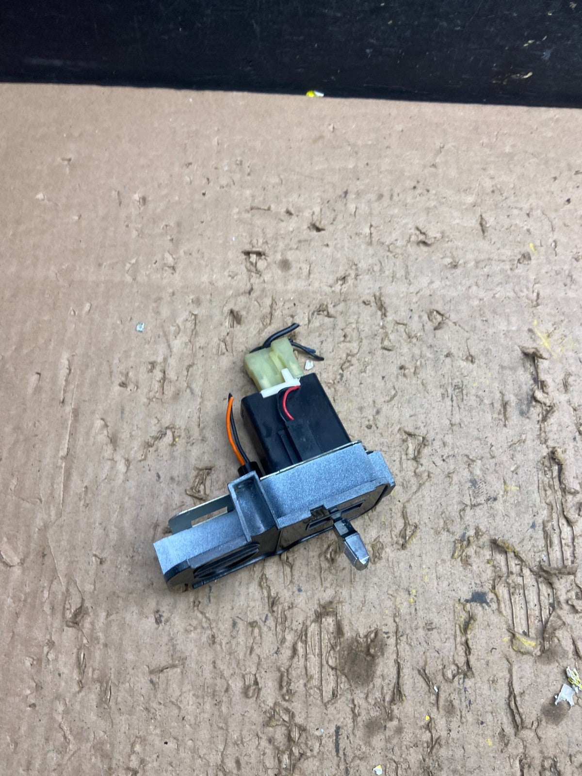 1985 Chrysler Chrysler Fifth Avenue 3747641 Rear Defogger Switch T8803 PS4