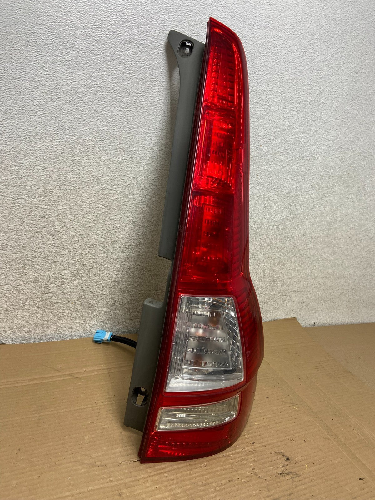 2007 - 2011 Honda Cr-v Crv Right Passenger Rh Side Tail Light AG8989 DW1