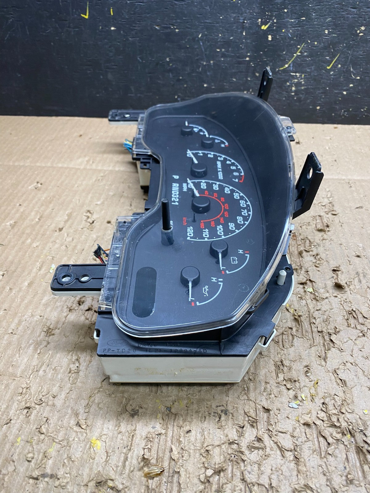 2002 Ford Explorer Speedometer Cluster Gauge OEM V7503 DG3