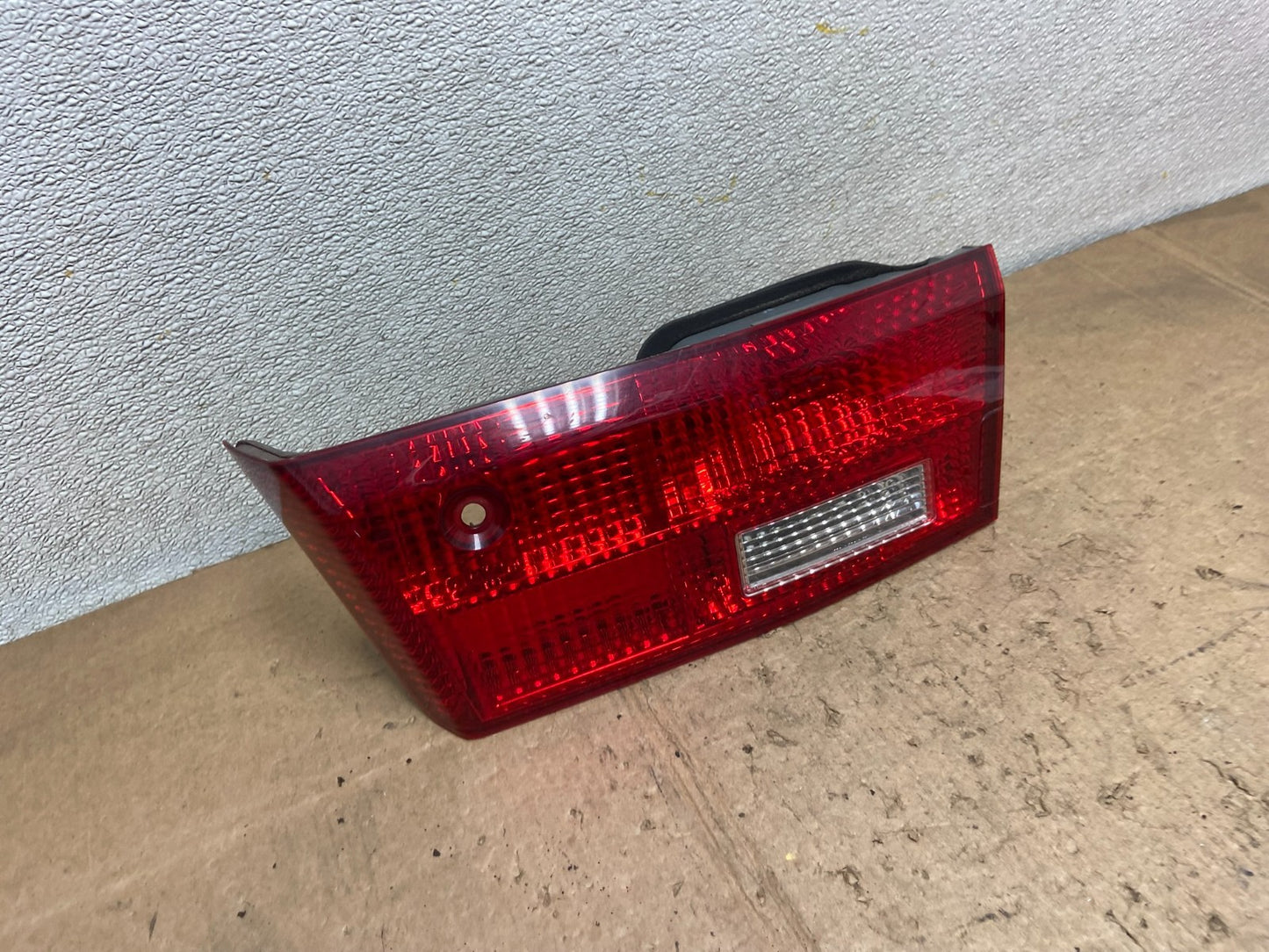 2005 Honda Accord Sedan Right Passenger Inner Tail Light Oem Y7044 DW2