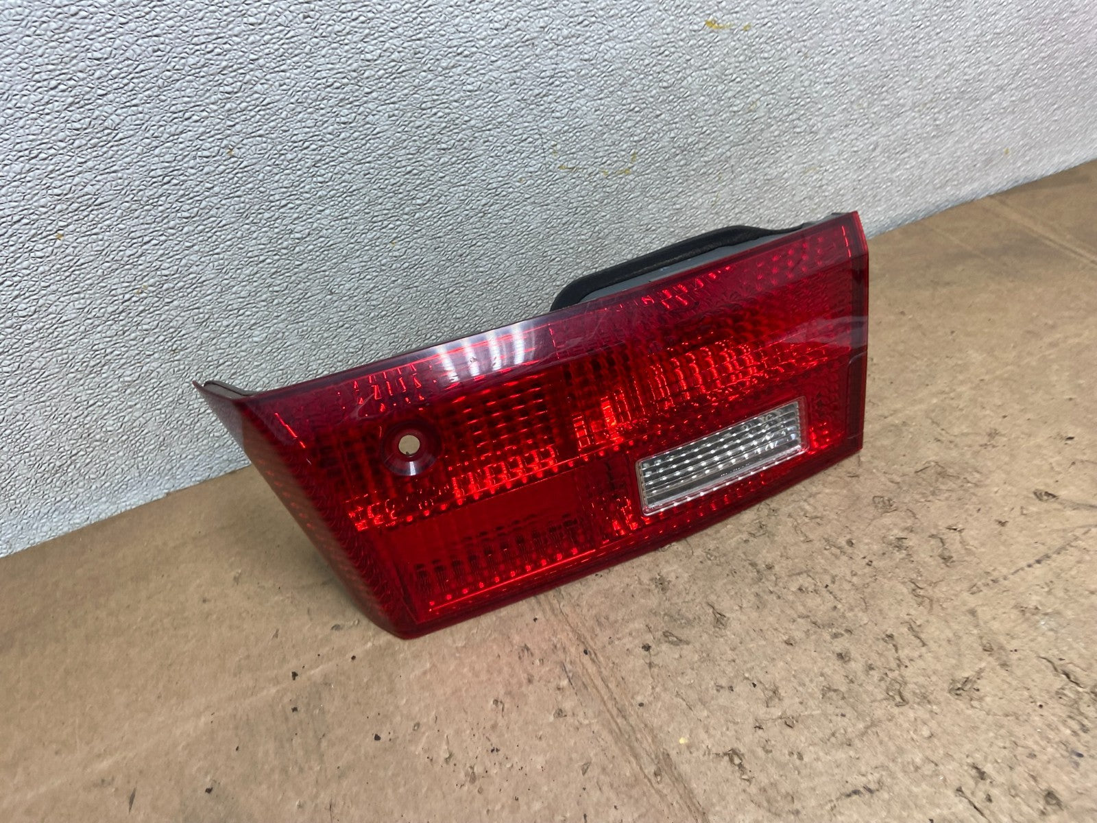 2005 Honda Accord Sedan Right Passenger Inner Tail Light Oem Y7044 DW2