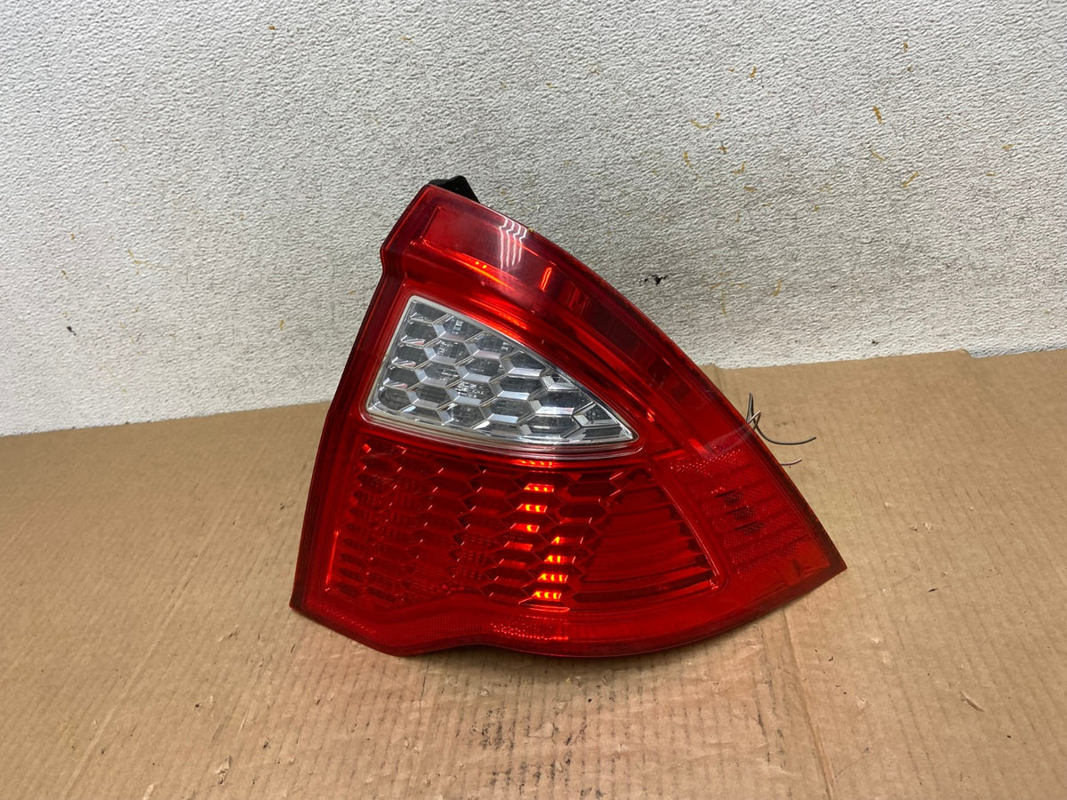 2010 2011 2012 Ford Fusion Right Passenger Side Tail Light AI6551 LK0