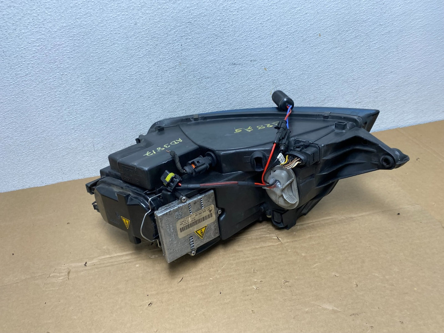 2000 to 2006 Audi TT Right Passenger RH Side Xenon HID Headlight AD3817 DW6