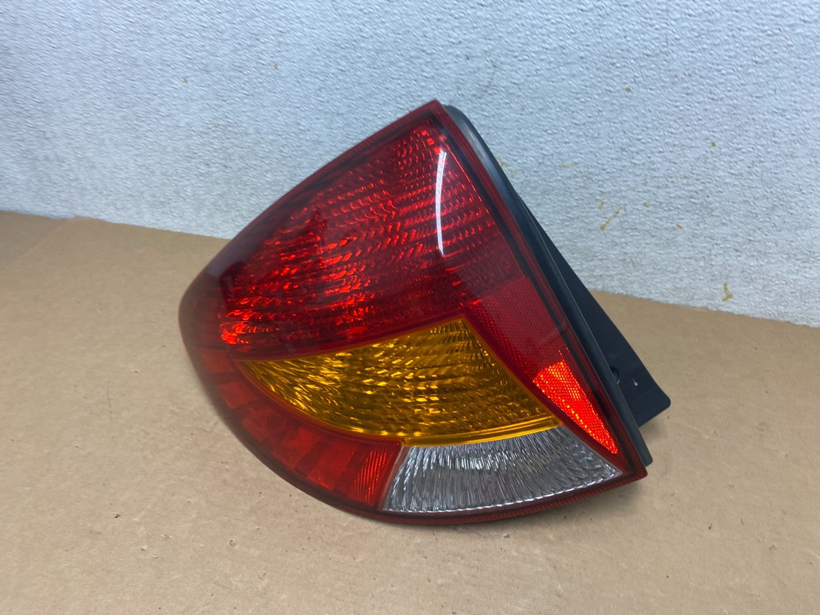 1999 to 2002 Kia Rio Left Driver LH Side Tail Light OEM O9614 DG1