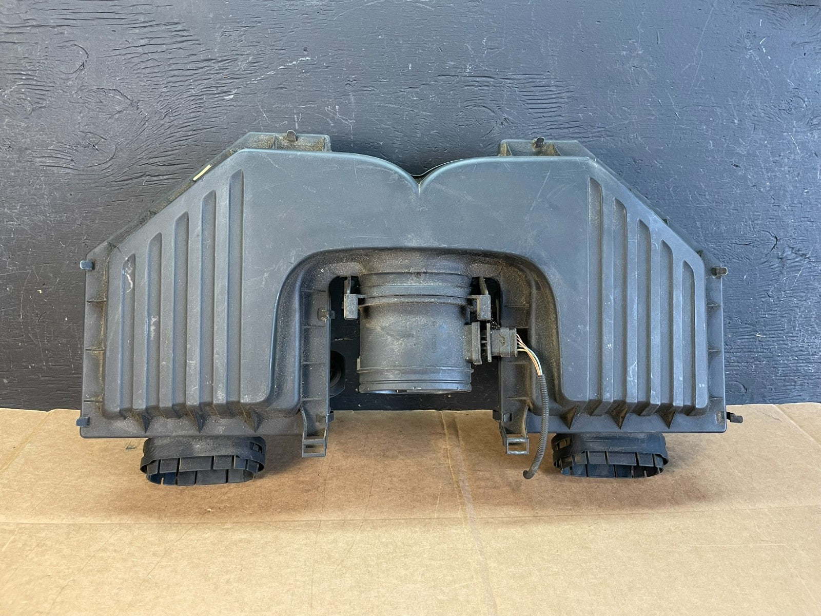 2007 to 2010 BMW E70 X5 N62 Air Intake Cleaner Filter 7548896 AE0874 DG0