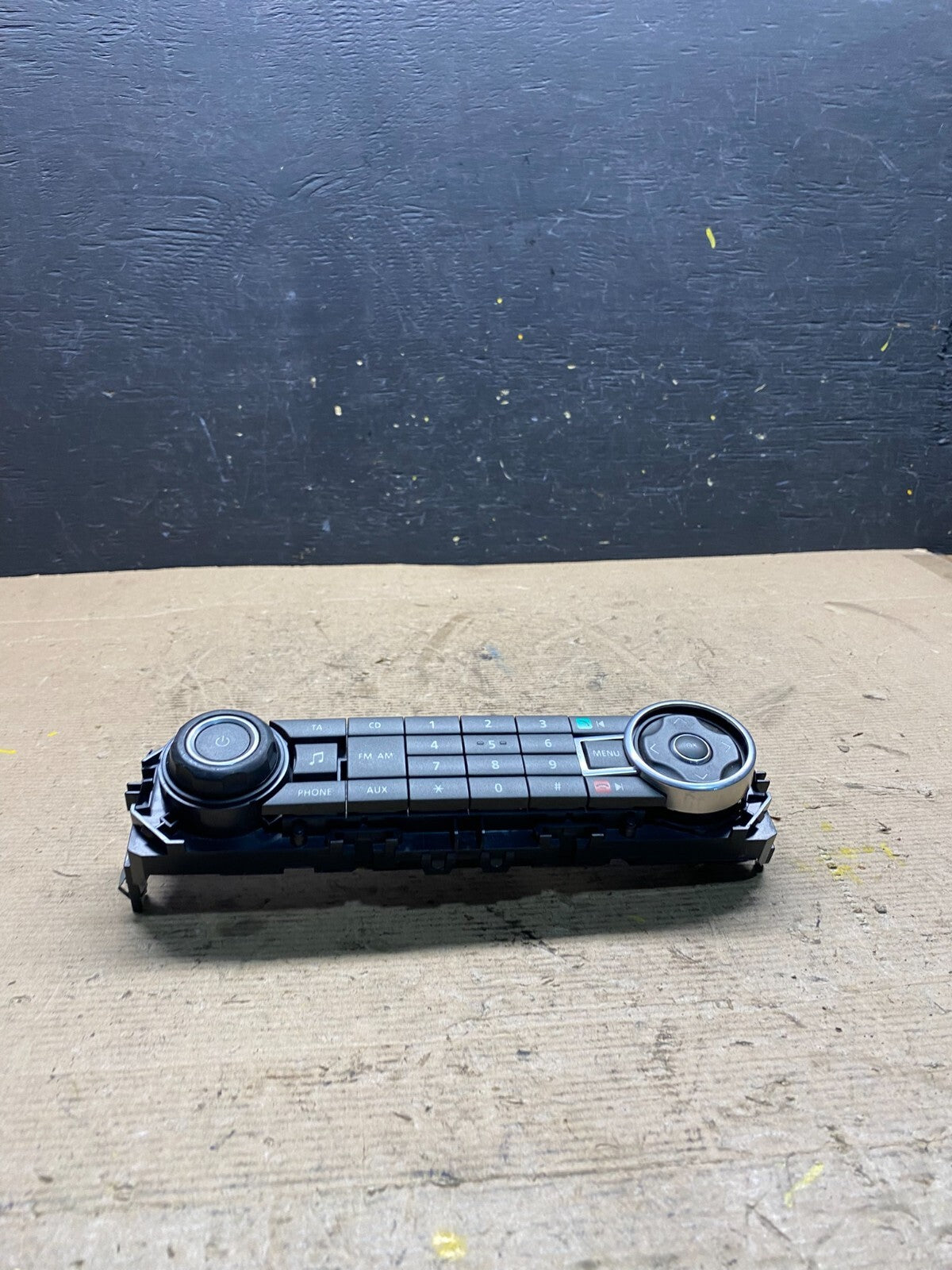 2010-2011 Land Rover Range Rover LR4 Radio Media Infotainment Controls N9430 DG1