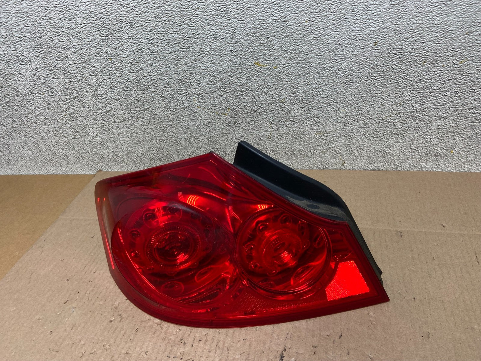 2007 to 2013 Infiniti G35 G37 Sedan Left Driver LH Side Tail Light Oem Z6095 DW1