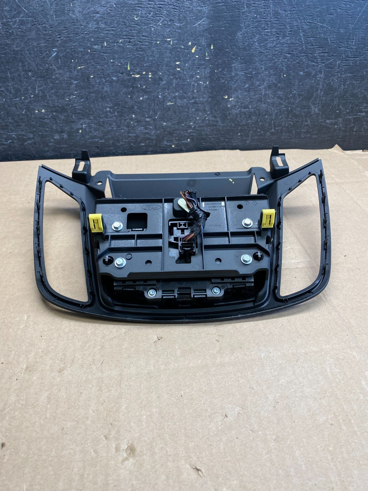 2013 to 2016 Ford Escape Dash Radio Control Panel Bezel cj54-18835 AI2985 DG6