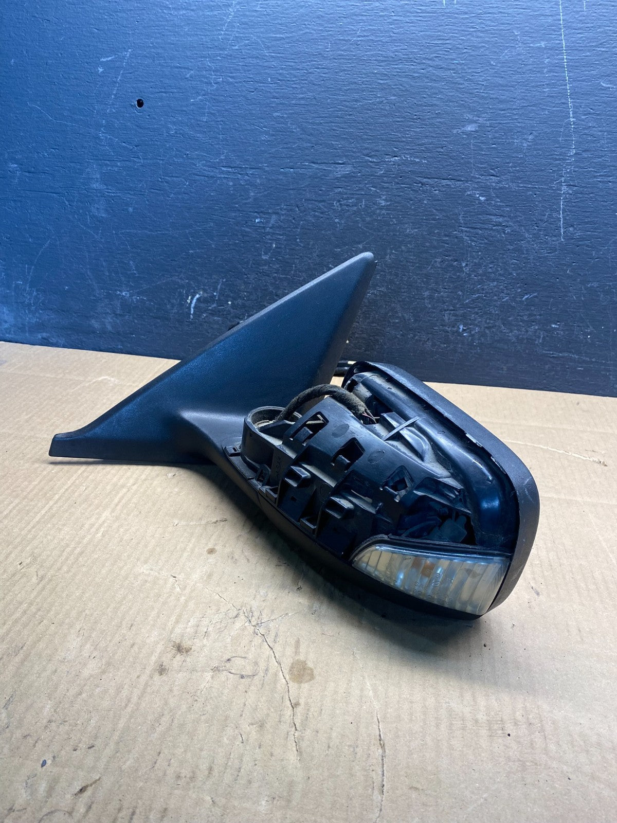 2004 - 2006 Volvo S40 Left Driver Side Turn Signal View Door Mirror AD4894 DG2