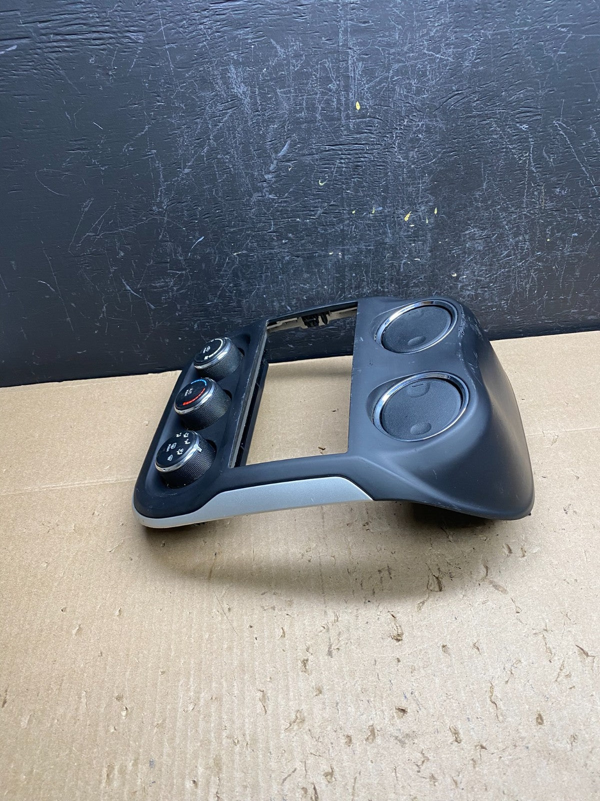 2011 to 2017 Jeep Compass Dash Climate Temperature Control Radio Bezel AC6724 DG2