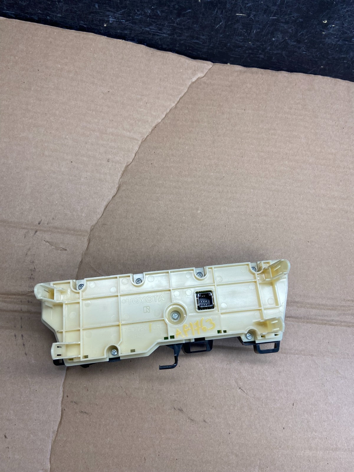 2010 to 2015 Toyota Prius A/C Heater Climate Control Unit Switch af1763 DG4