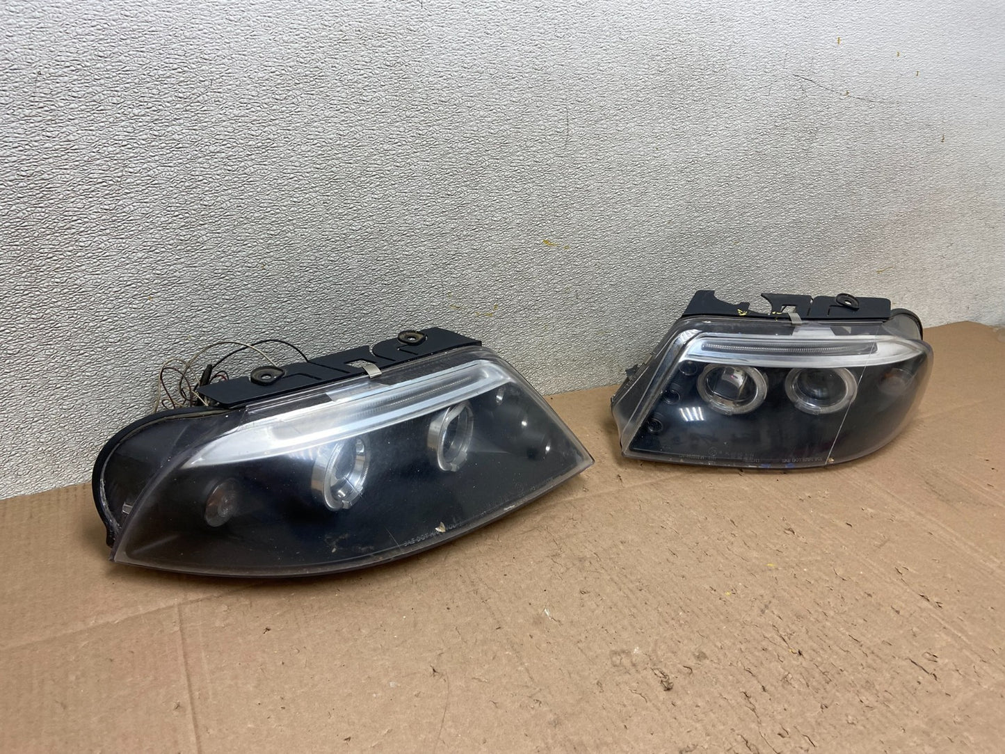 2001-2005 Volkswagen Passat Left+Right Set LED Black Headlight Y2849 DG2