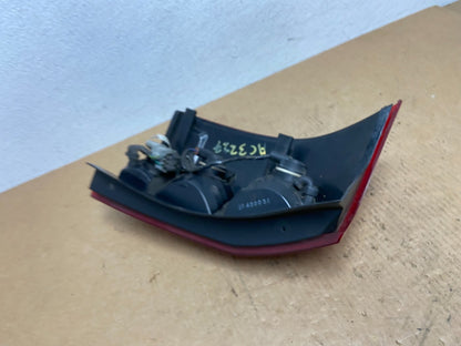 2004 to 2007 Saturn Vue Right Passenger Rh Side Tail Light Oem AC3227 DW5