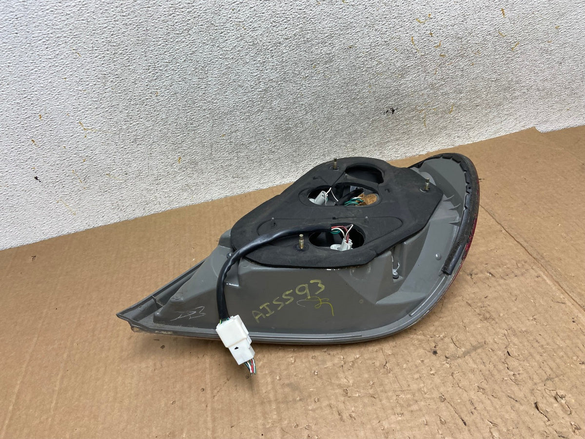 2005 to 2006 Toyota Camry Tail Light Left Driver Lh Side AI5593 LK5