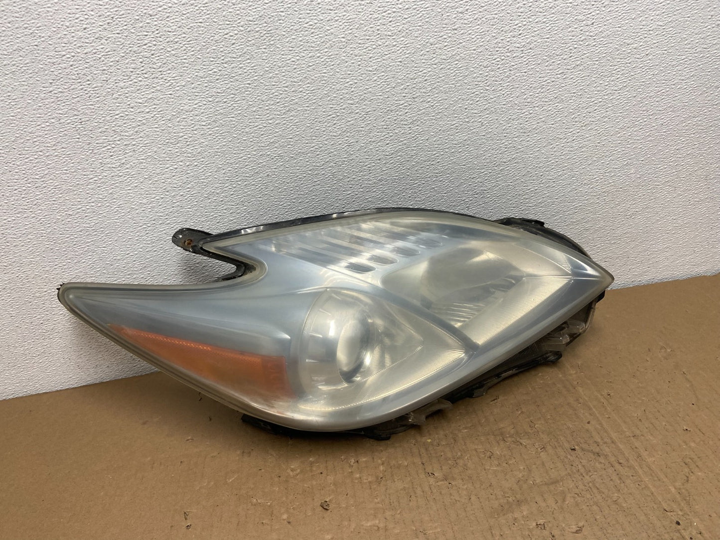 2010 - 2011 Toyota Prius Right Passenger Rh Blue Halogen Headlight AB6638 DW0