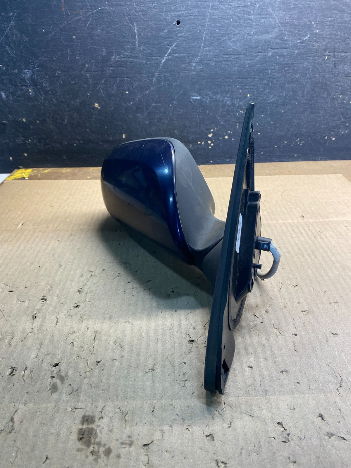 2009 to 2011 Buick Lucerne Right Passenger Side View Door Mirror OEM Z5348 DG2