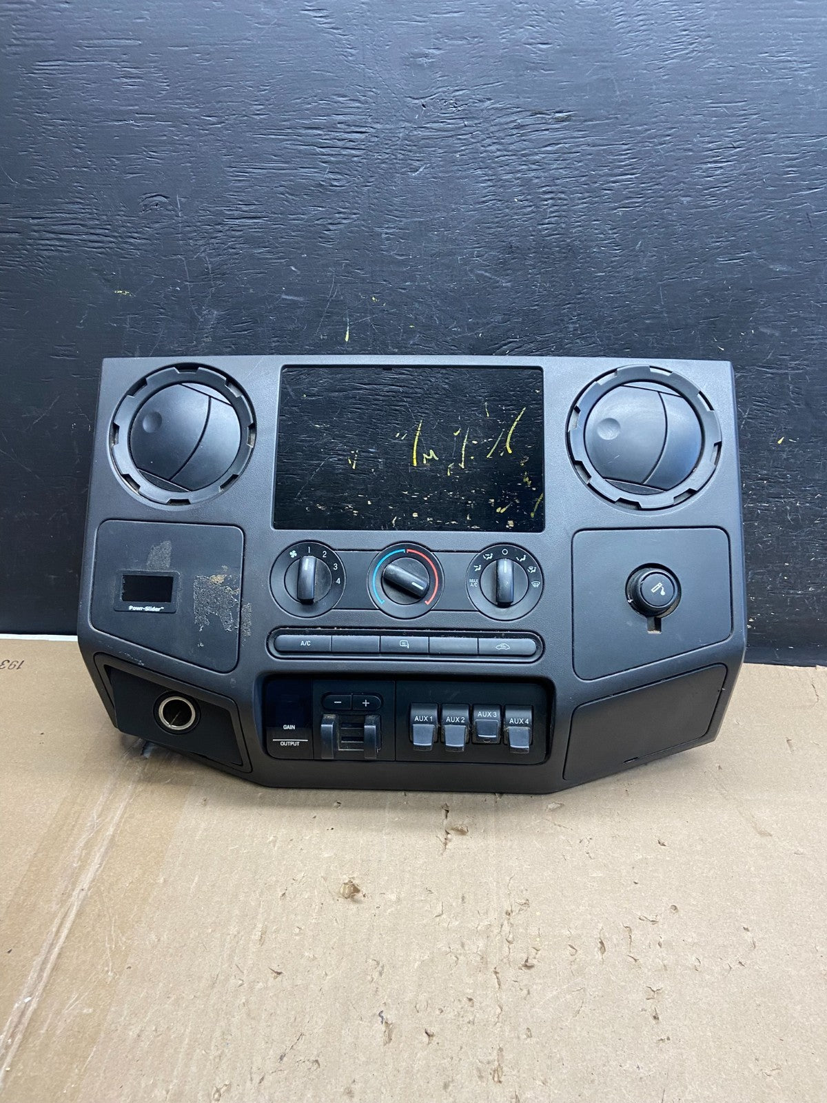 2008-2010 Ford F250 F350 Radio Climate Control Radio Dash Bezel Panel AB2077 DG0