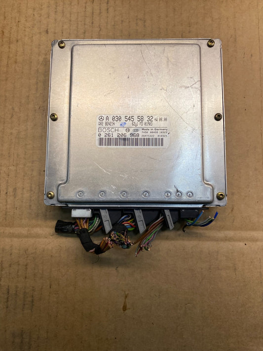 1998 - 2002 Mercedes E320 ABS ESP Control Module A0305455832 AB3952 DG0