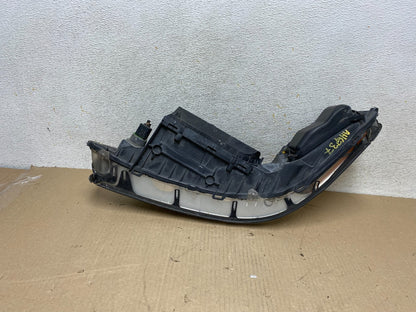 2005 to 2011 Lincoln Town Car Right Passenger Rh Side Headlight AH6737 DW7
