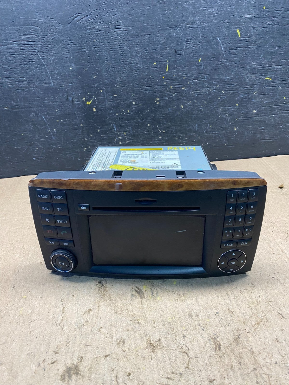 2006-2009 Mercedes W251 R350 Head Command Navigation Radio Player R8514 DG0