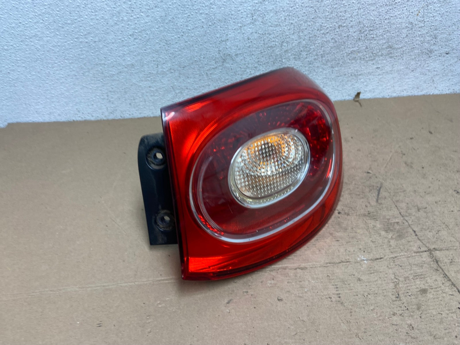 2009 to 2011 Volkswagen Tiguan Right Passenger Side Tail Light AF5159 LK2
