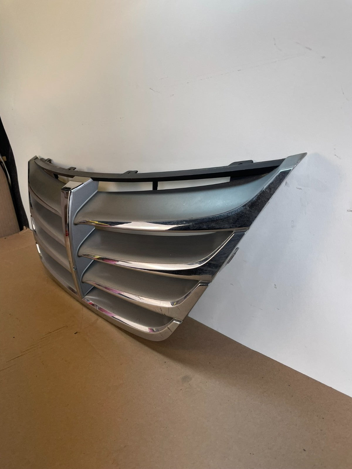 2012 - 2014 Hyundai Genesis Sedan Front Upper Grill Grille AG0999 DG1