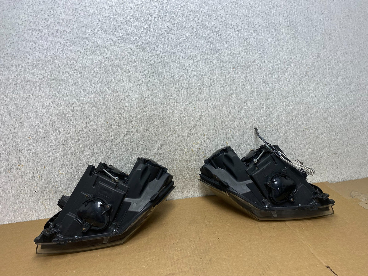Halogen 2008 to 2014 Cadillac CTS Headlights Left+Right Side AI2651 DW7