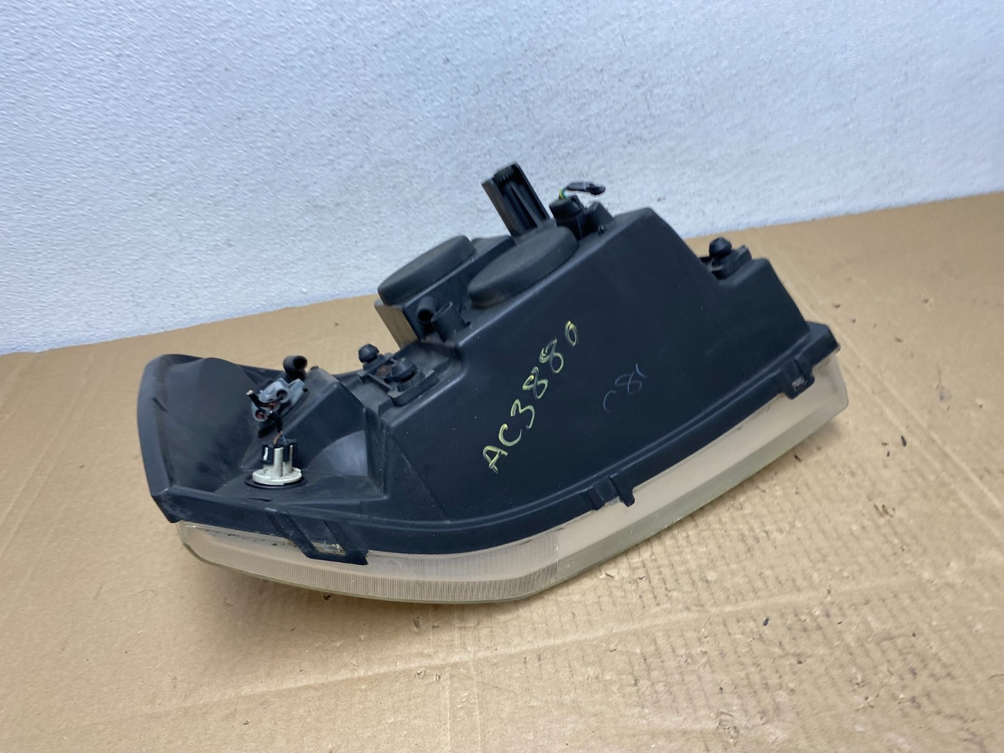 2002 to 2009 Gmc Envoy Left Driver Lh Side Headlight Halogen Oem AC3880 DW7