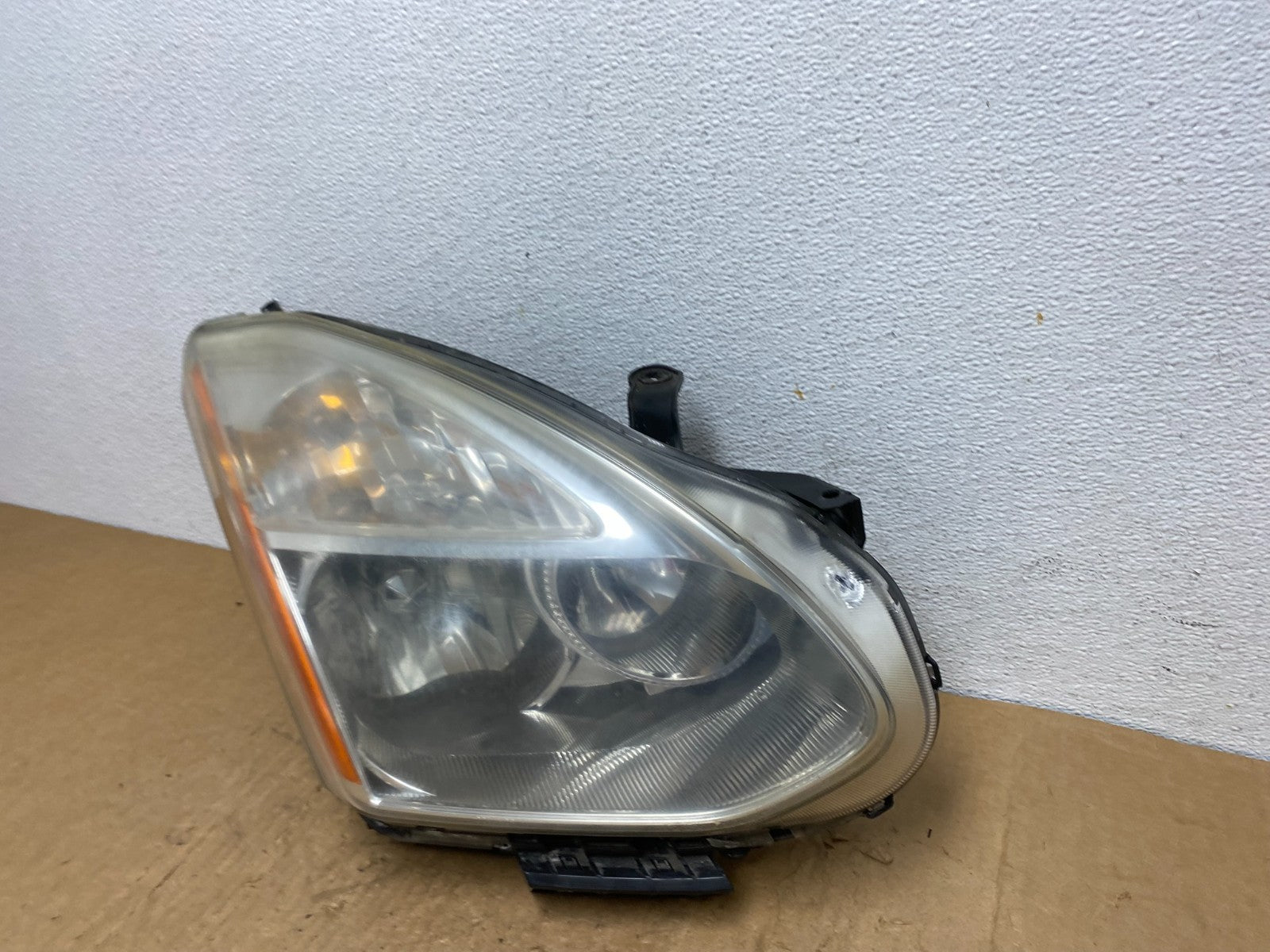 2009-2013 Nissan Rogue Right Passenger Xenon HID Headlight AD1357 DW1