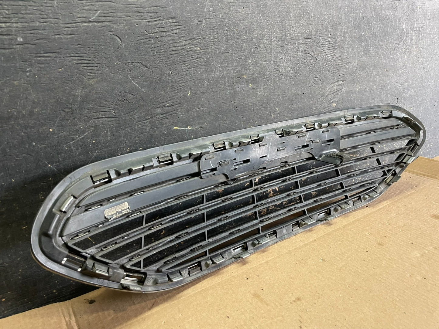 2014 to 2019 Ford Fiesta Front Upper Grille Grill Oem AB3030 DG4