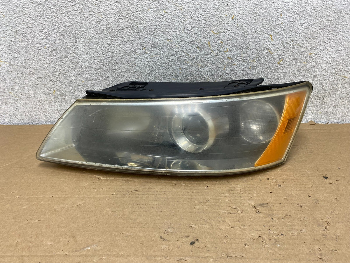 2006 to 2008 Hyundai Sonata Left Driver LH Side Headlight Halogen AH8523 DW0