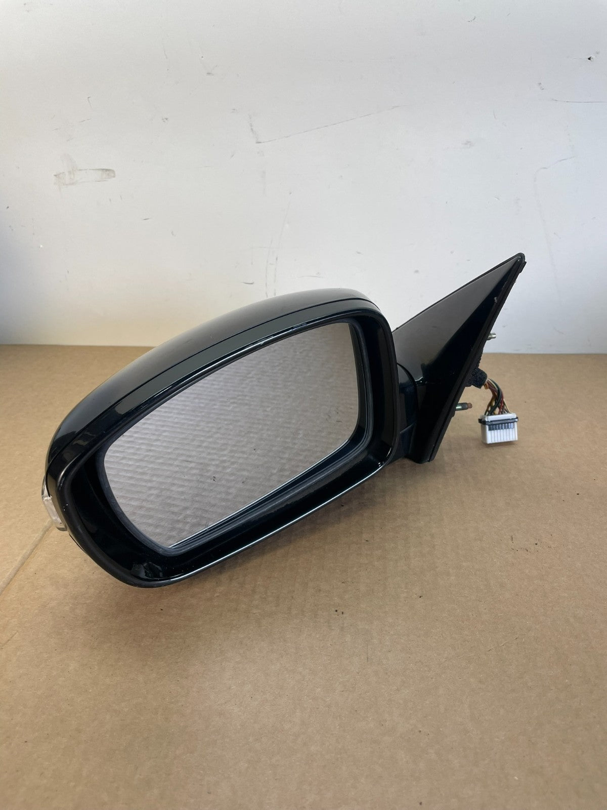 2009 to 2014 Hyundai Genesis Sedan Left Driver Turn Signal Door Mirror AG2675 MS2