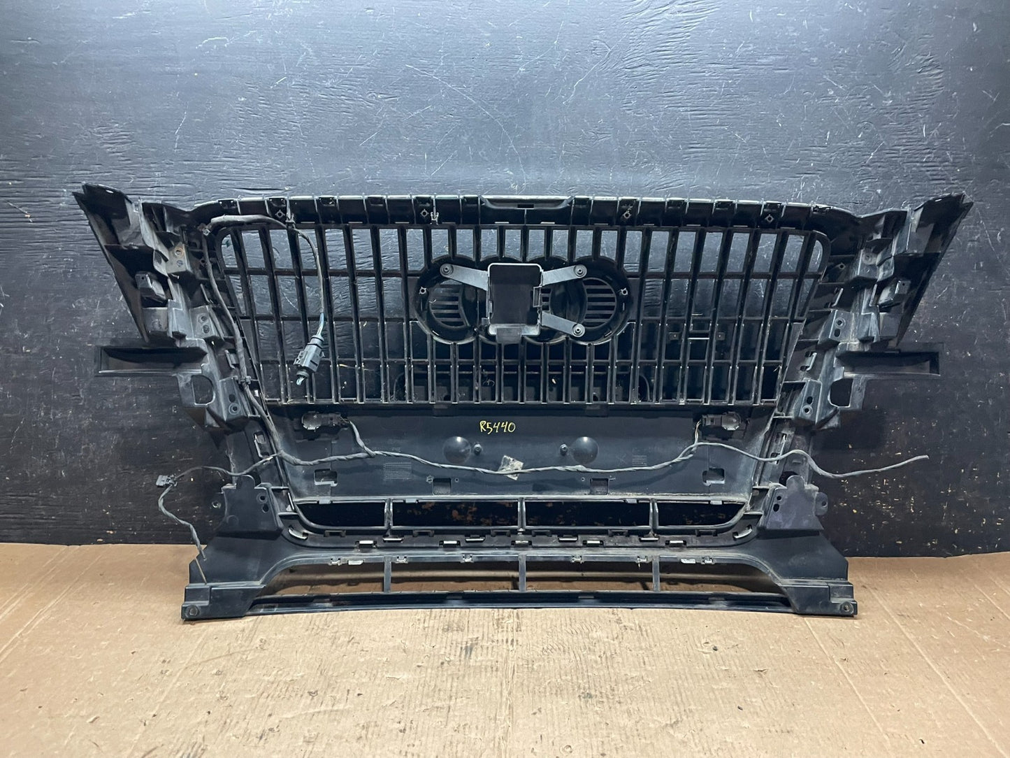2012 to 2017 Audi Q7 Front Upper Grill Grille  OEM z5950 DG8